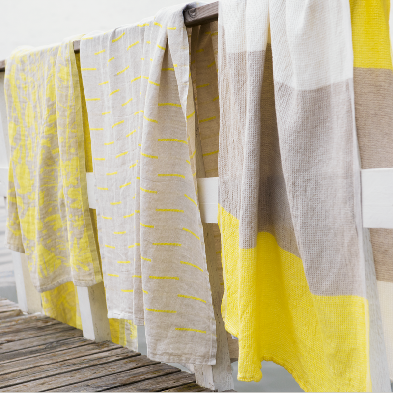 Terva Badetuch White/Linen/Yellow 65x130 cm